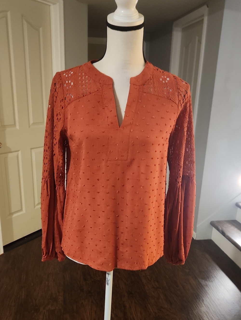 NWT Hem & Thread Burnt Orange Swiss Dot Lave Balloon Sleeve Blouse
